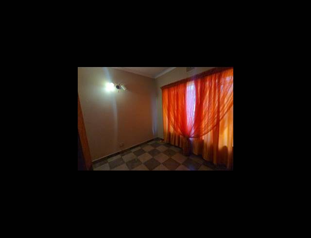 4 BEDROOM HOUSE FOR SALE IN SINOVILLE